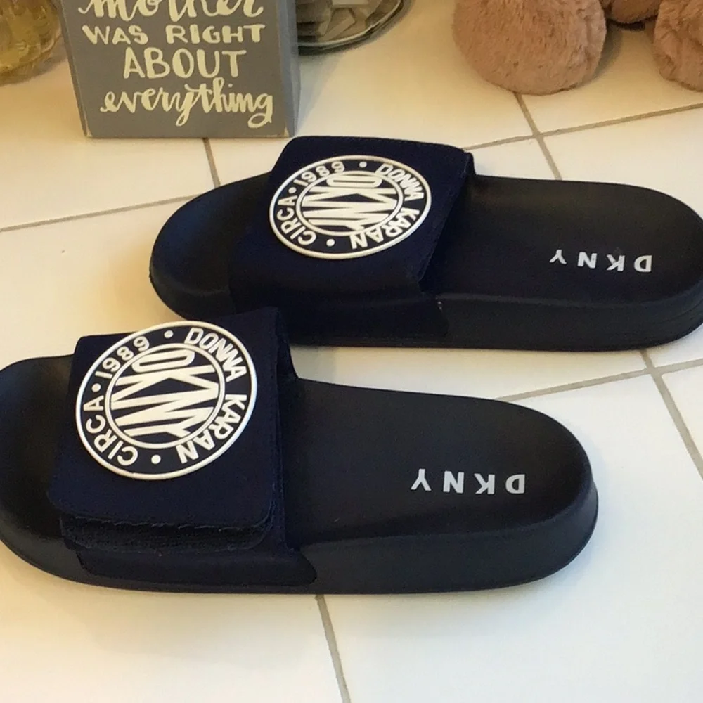DKNY Adjustable Sliders (#6)